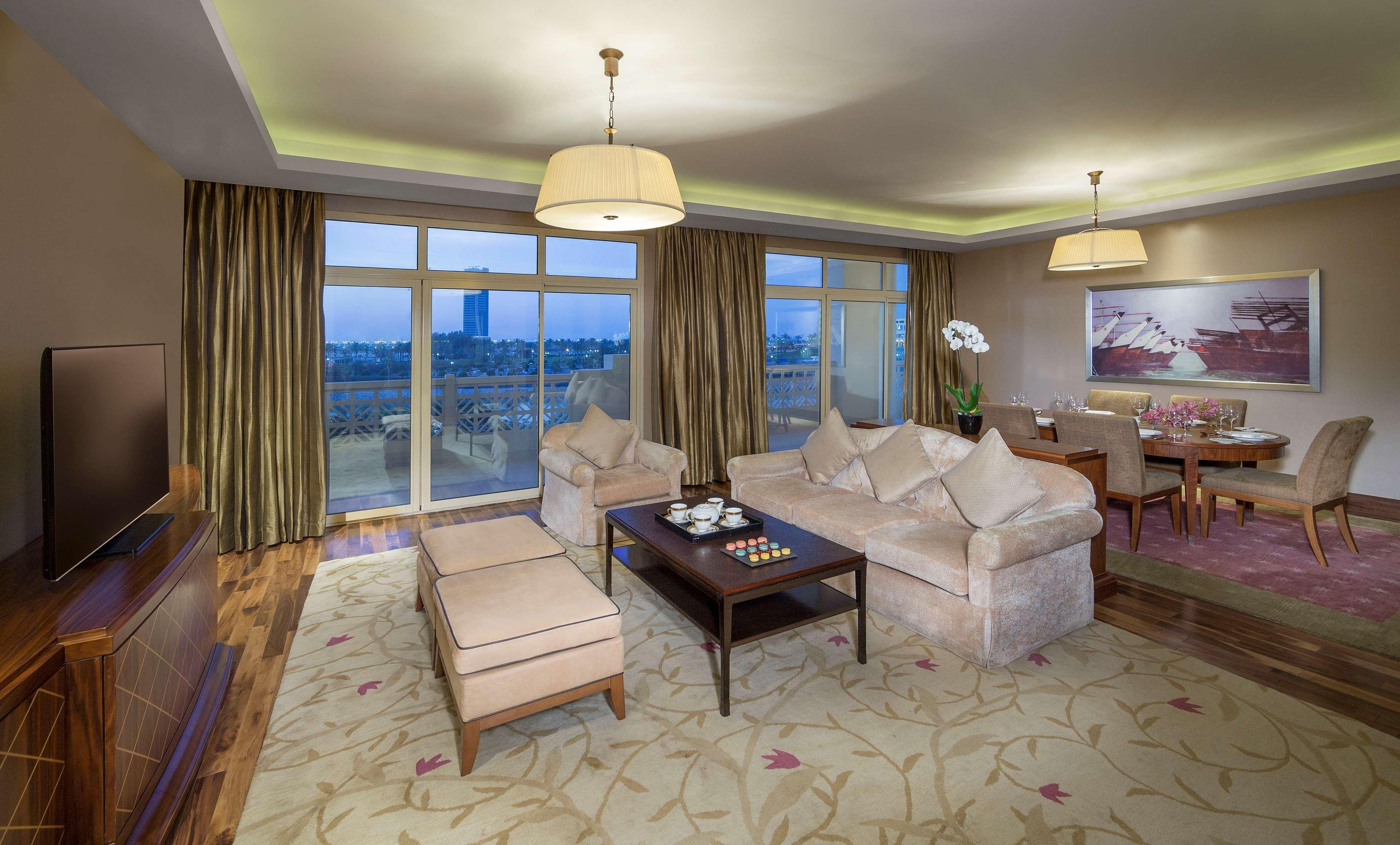Grand Hyatt Doha Hotel & Villas Экстерьер фото A suite at the hotel