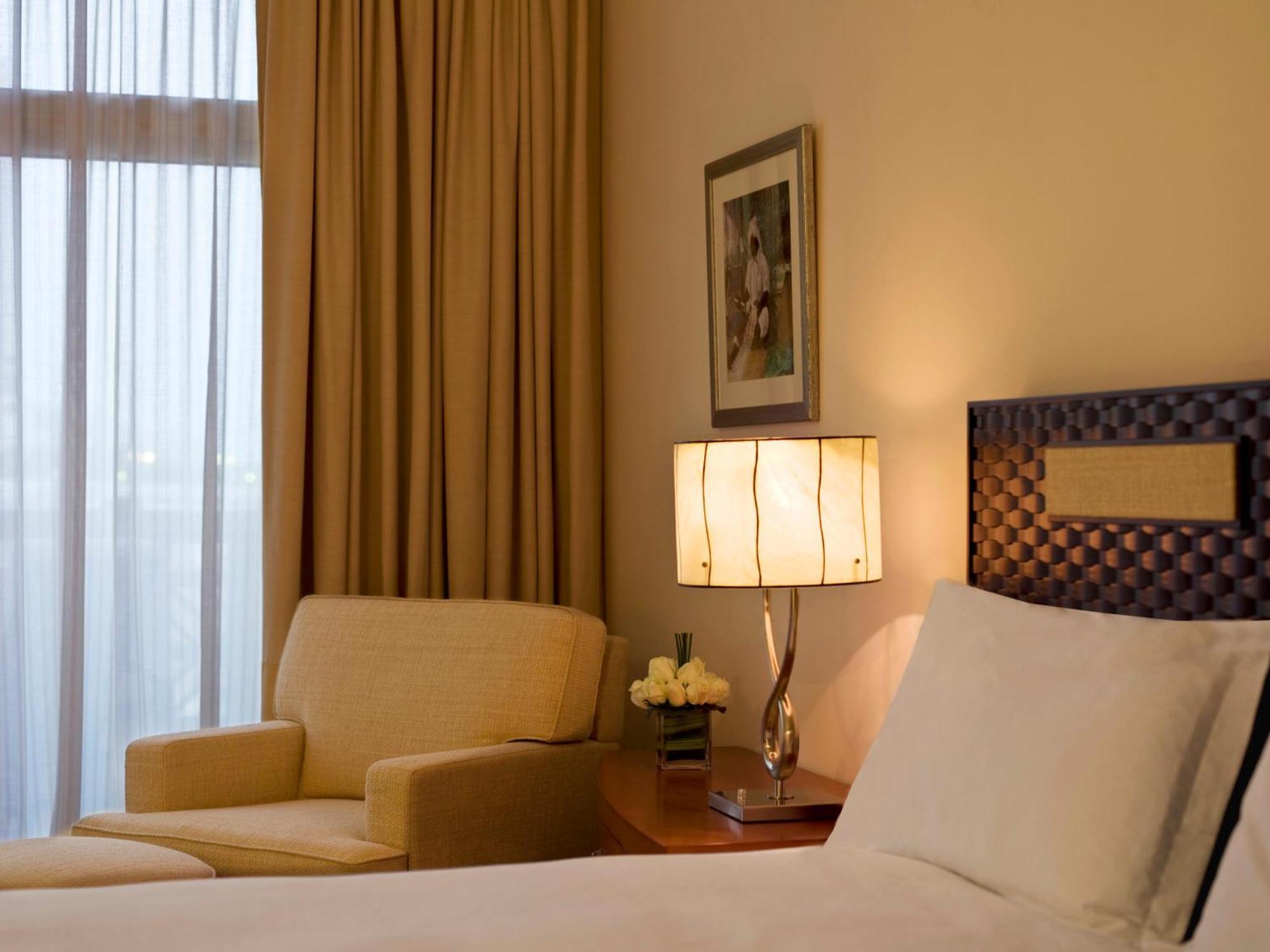 Grand Hyatt Doha Hotel & Villas Экстерьер фото A bedroom at the hotel