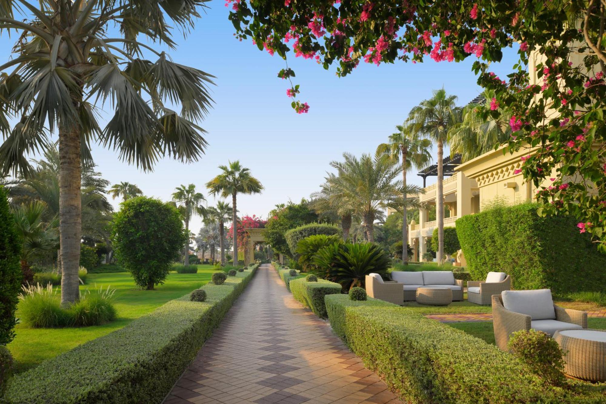 Grand Hyatt Doha Hotel & Villas Экстерьер фото The grounds of the hotel